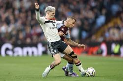 开云官网-棒球赛事中曼联战胜对手成功伤退