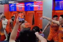 开云体育中国-现场观赛瞬间紧张刺激，球迷情绪高涨