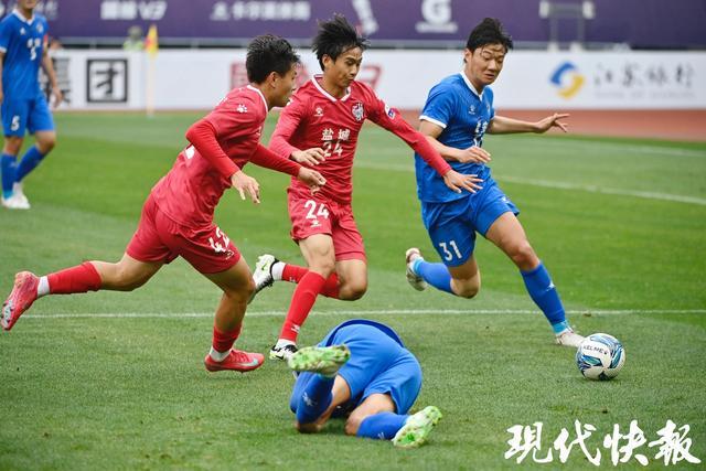 关于热门球队再战赛场，以强大实力获胜晋级的信息