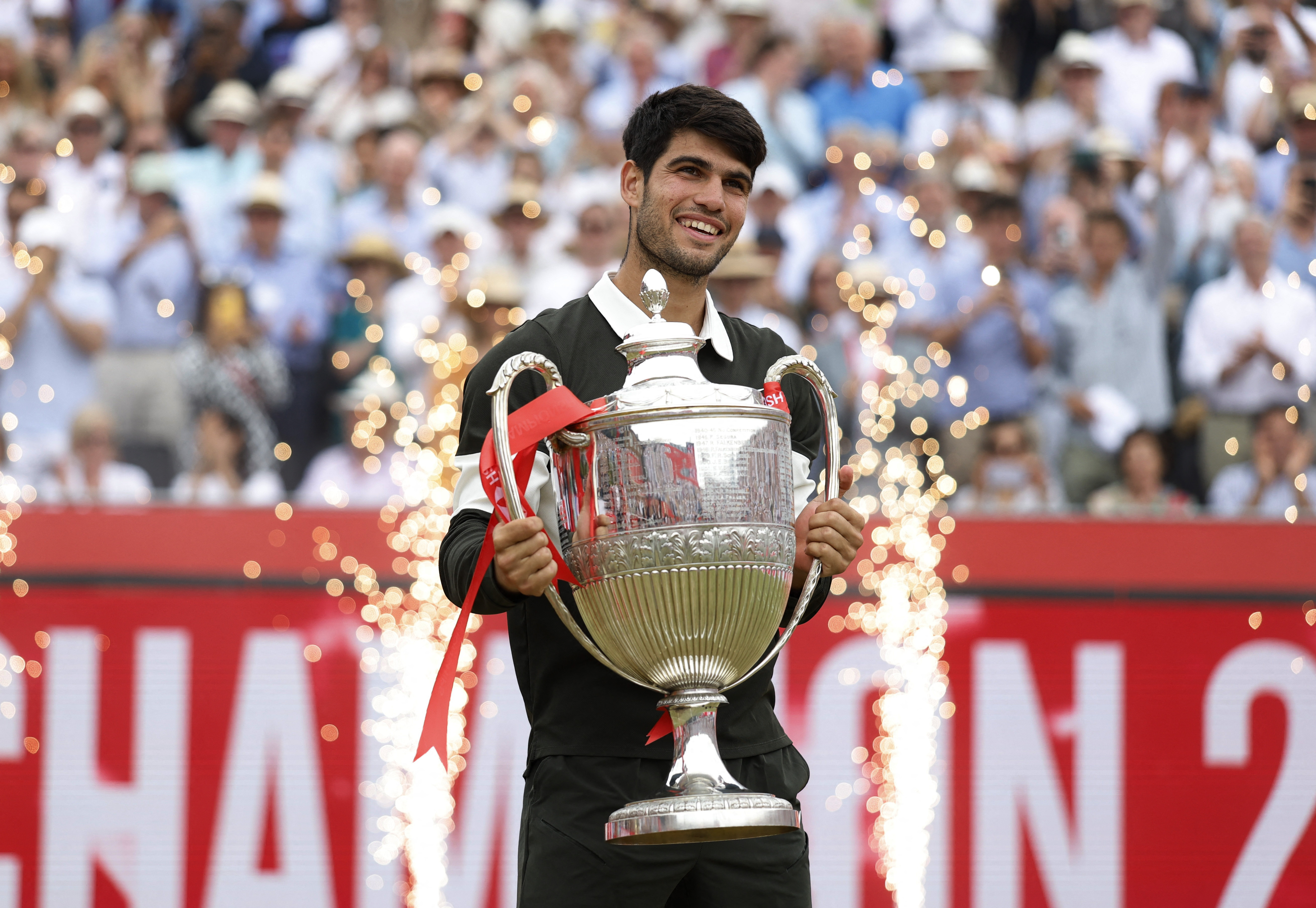 关于美网完胜澳网，阿尔卡拉斯点燃赛场的信息